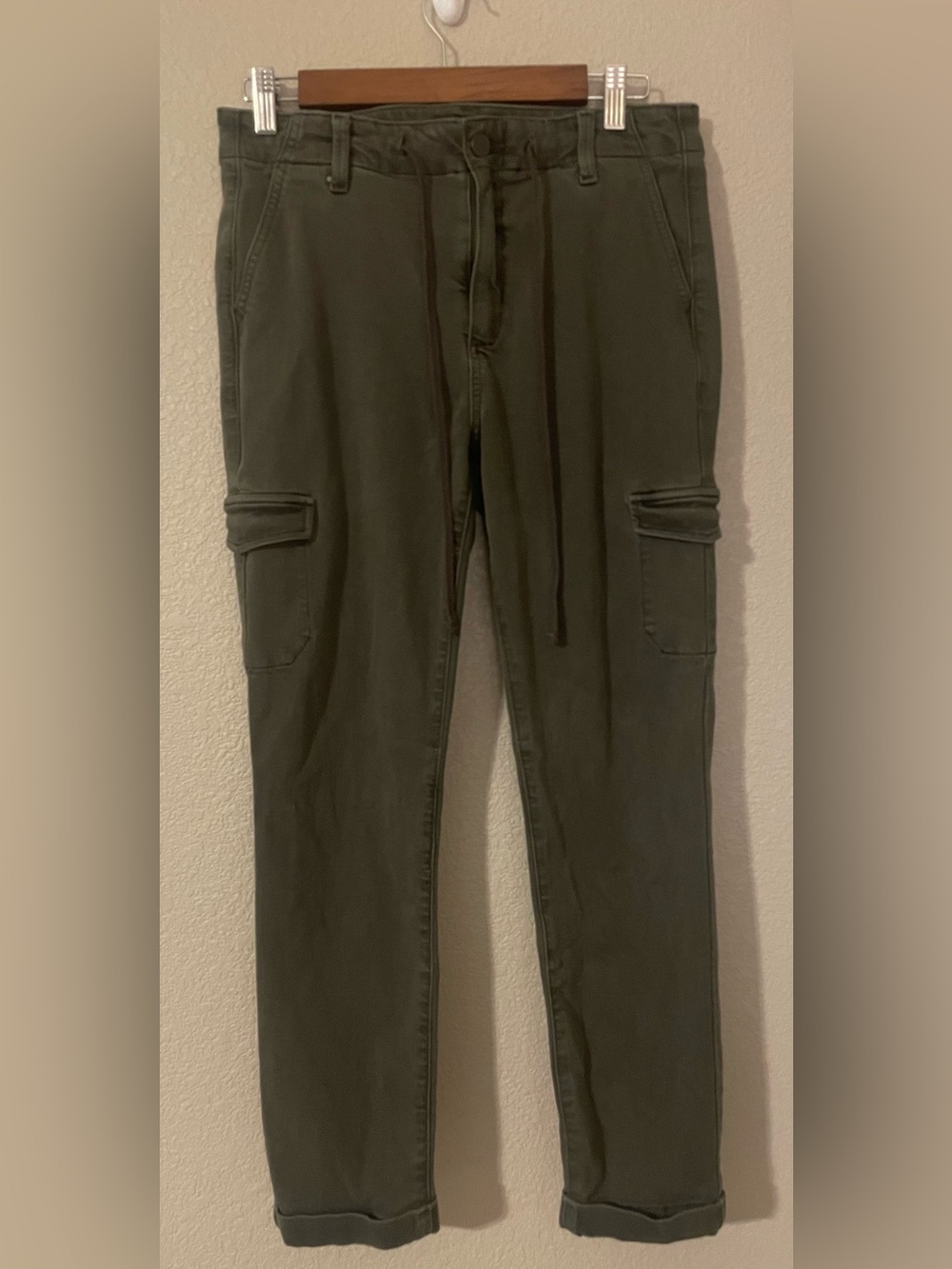 Women’s Paige size 6 (28)Olive Green Cargo Pants